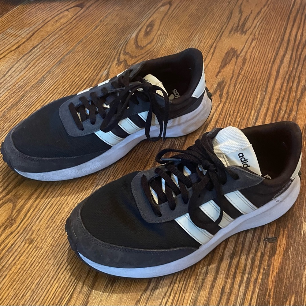 Adidas Women’s Sneaker 7.5